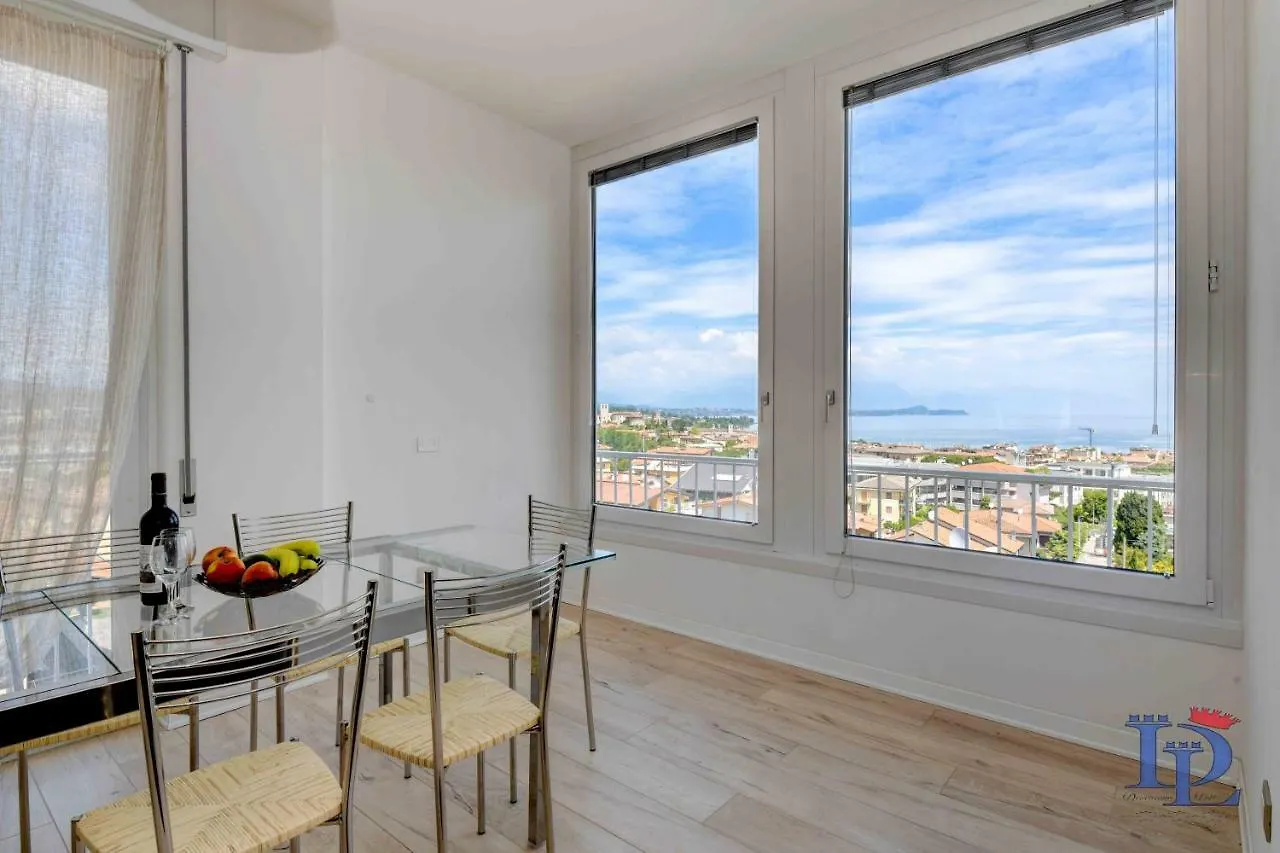Desenzanoloft Official Partner Marriott Homes & Villas - Window Of Lake Family Apartment With Parking Spot Desenzano del Garda